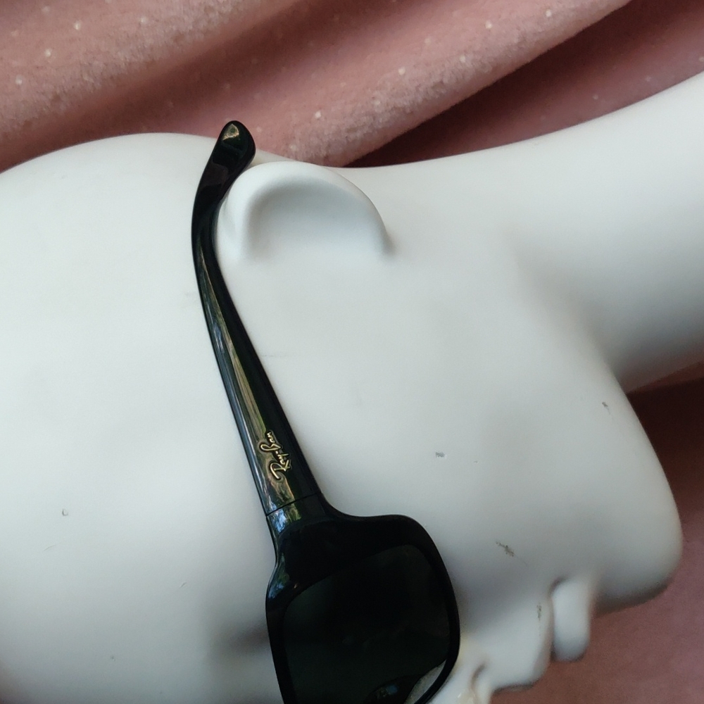 Ray-Ban sunglasses & case - Picture 5 of 12